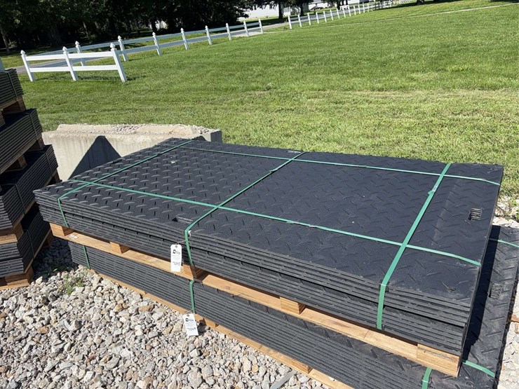 heavy-duty-composite-ground-protection-mats-image-1