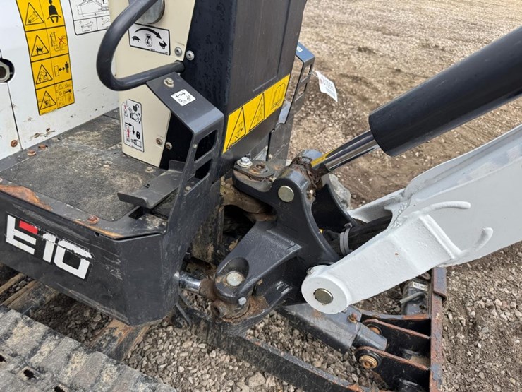2022-bobcat-e10-image-22