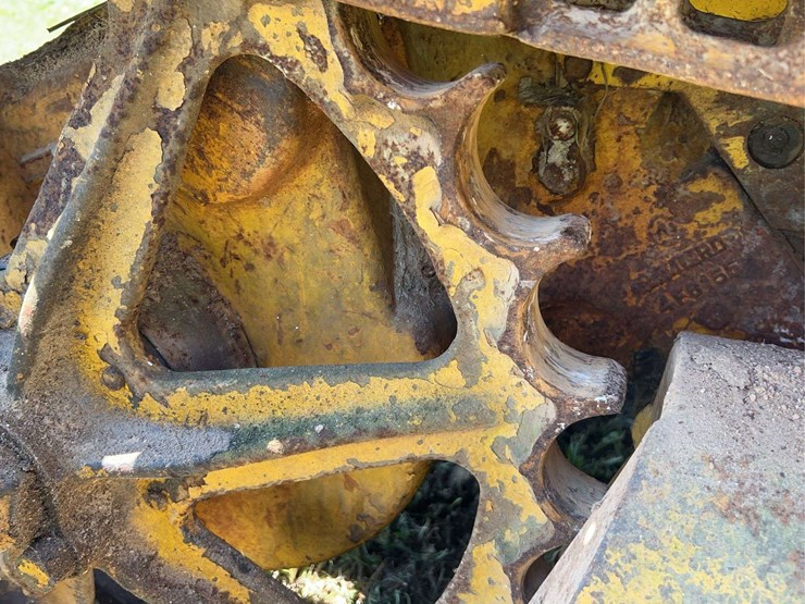 caterpillar-d2-image-29
