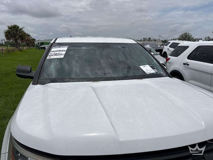 2019-ford-explorer-image-11