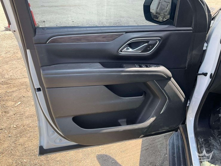 2021-chevrolet-tahoe-image-19