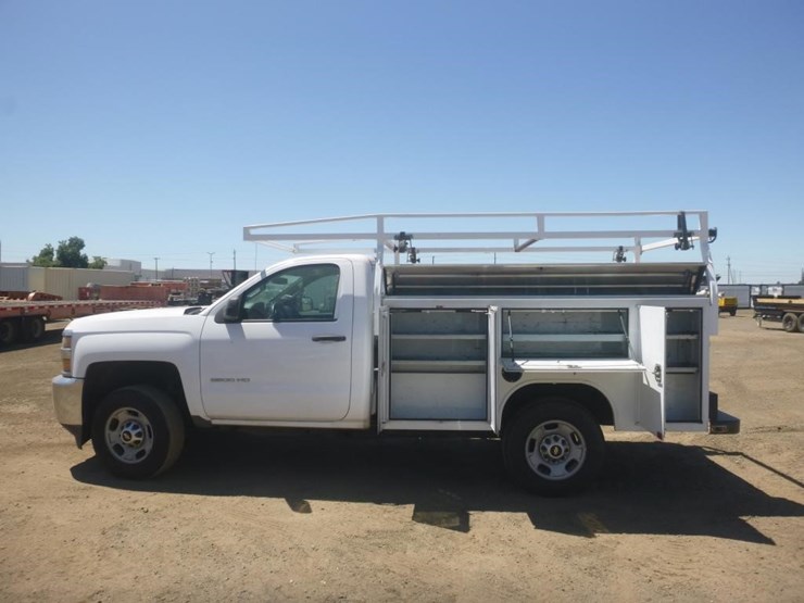 2015-chevrolet-2500-image-5