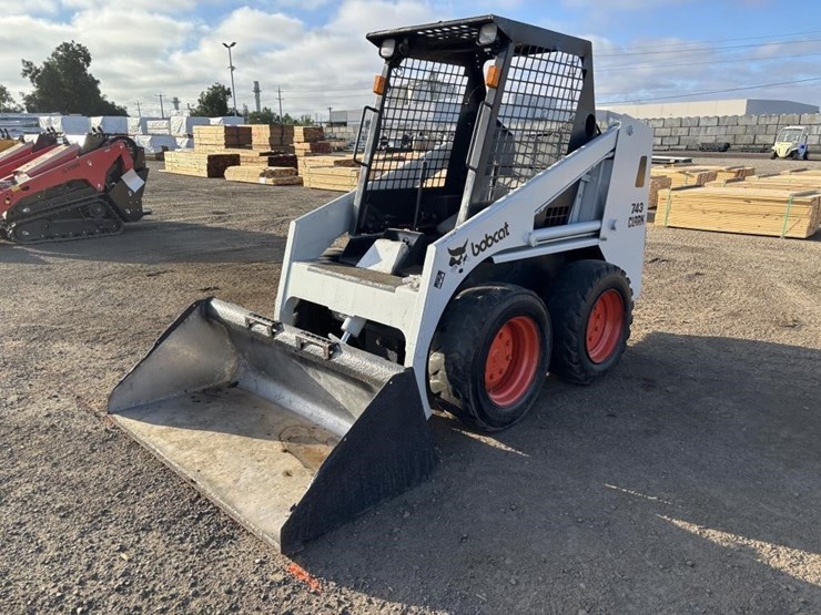 bobcat-743-image-1