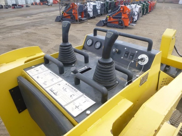 2023-diggit-scl850-skid-steer-track-loader-image-15