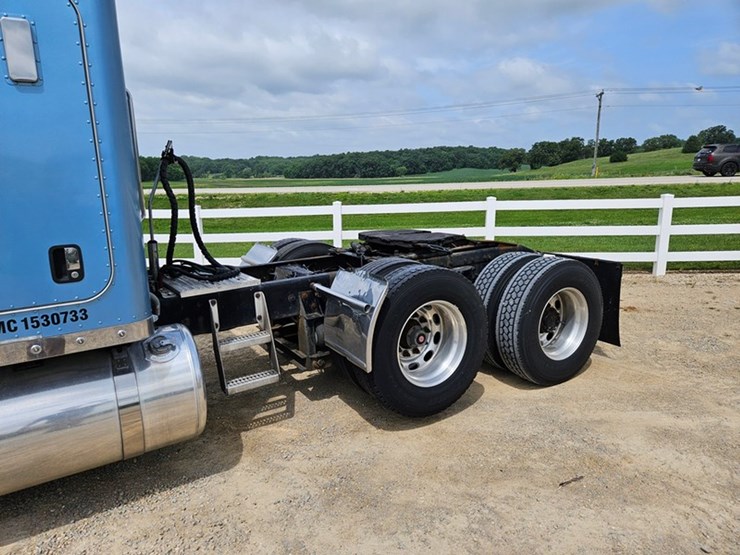 2006-peterbilt-386-image-17