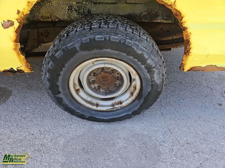 2010-ford-cargo-image-11