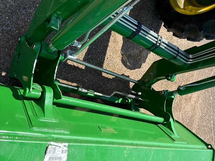 2013-john-deere-5065e-image-14