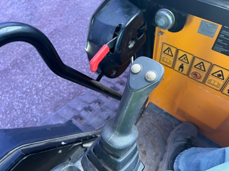 2022-jcb-1cxt-image-27