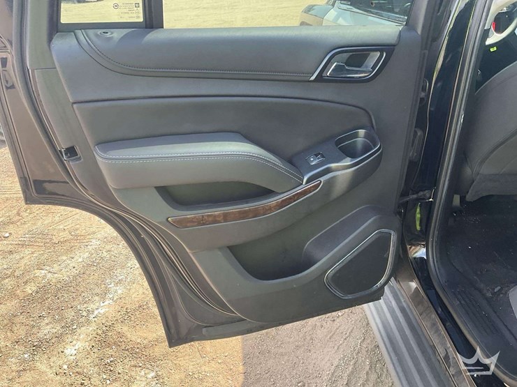 2020-chevrolet-tahoe-image-19