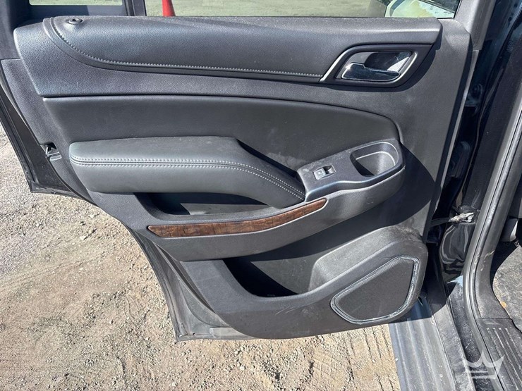 2018-chevrolet-tahoe-image-17