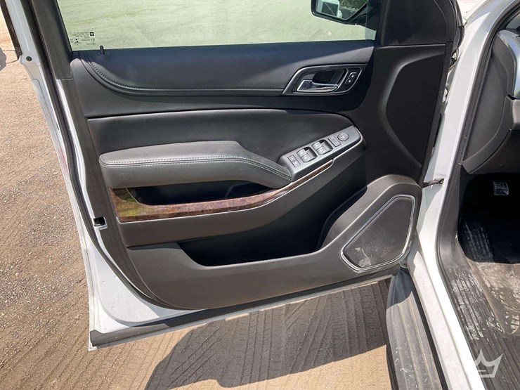 2019-chevrolet-tahoe-image-10
