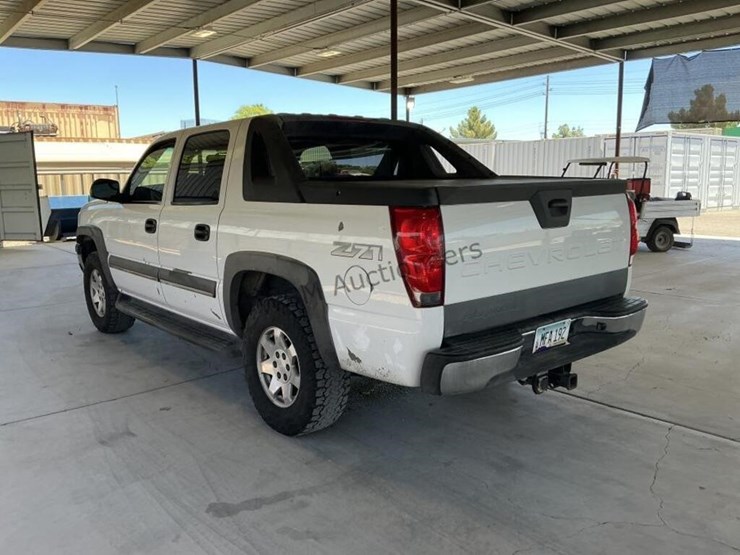 2003-chevrolet-avalanche-p/u-image-5