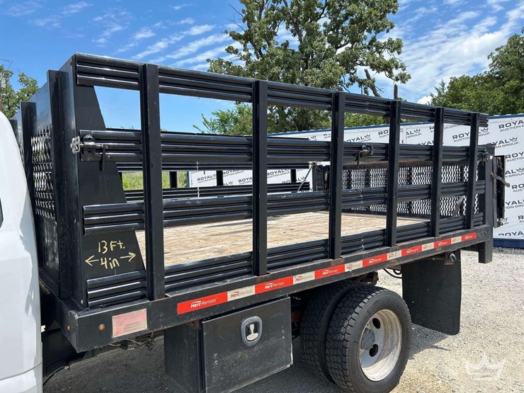 2020-ford-f550-image-21