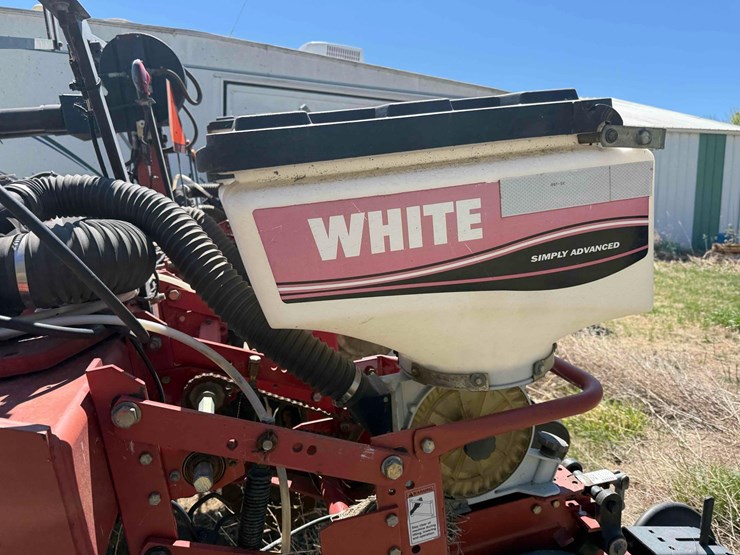white-planter-image-6