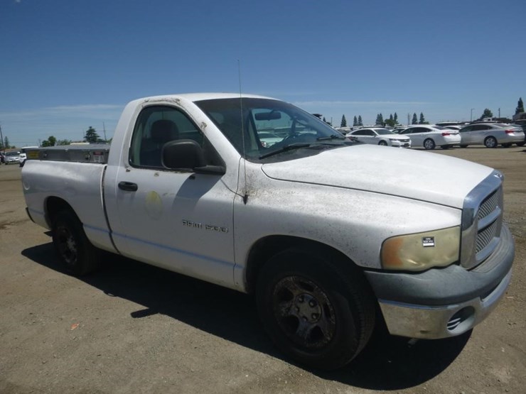 2003-dodge-ram-1500-image-2