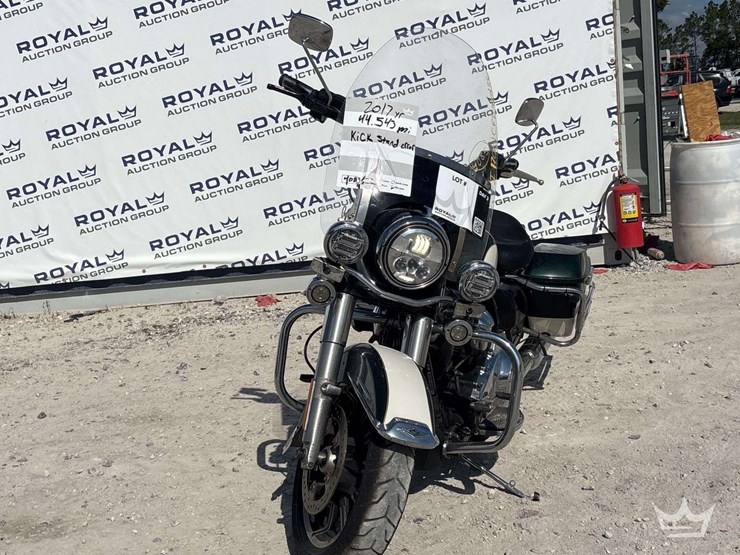 2017-harley-davidson-road-king-motorcycle-image-15