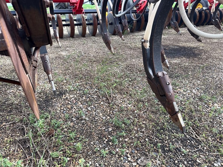 2006-bourgault-8710-air-seeder-image-34