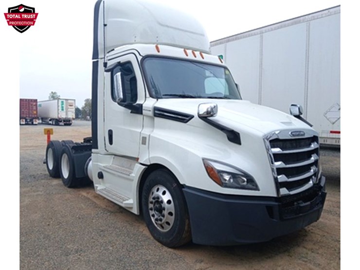 2020-freightliner-cascadia-126-image-1