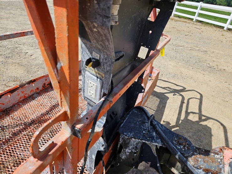 2015-jlg-400s-image-18