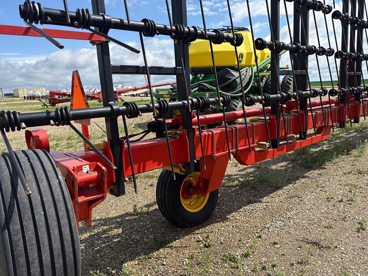 2013-bourgault-7200-image-13