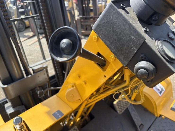 caterpillar-v80e-image-19