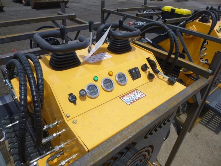 2026-zjg-zj-380-skid-steer-track-loader-image-13