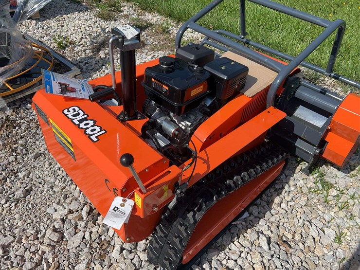 sdlool-model-lm1200q-remote-control-tracked-lawn-mower-image-13