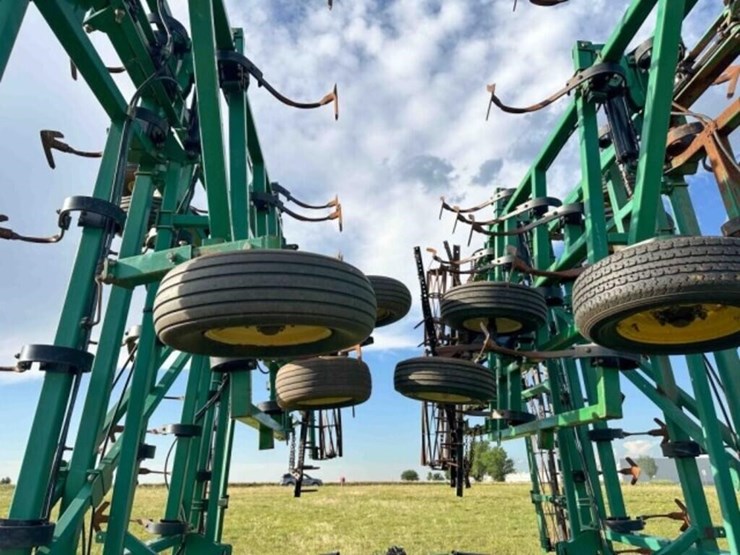 great-plains-folding-3-box-drill,-40'-image-17