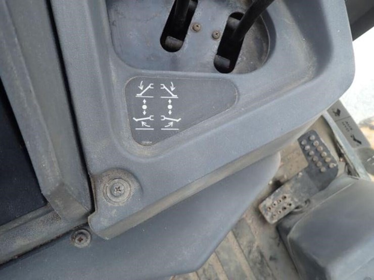 2009-deere-310sj-image-25
