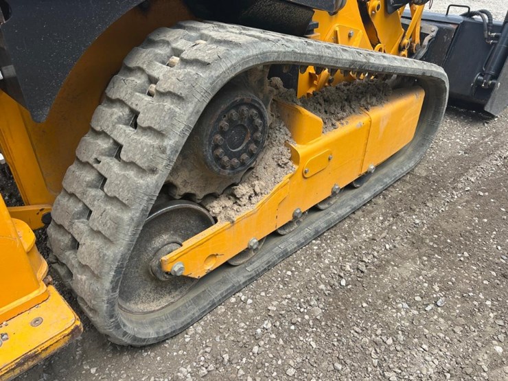 2022-jcb-1cxt-image-19