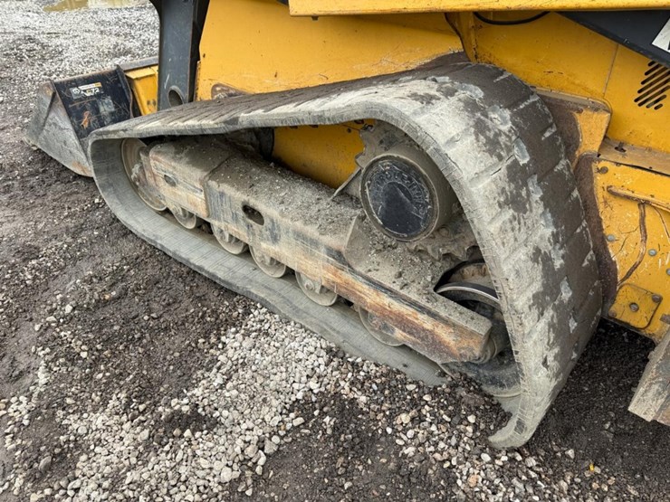deere-333e-image-16