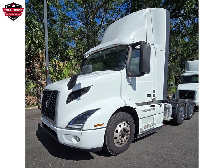 2023-volvo-vnr300-image-1