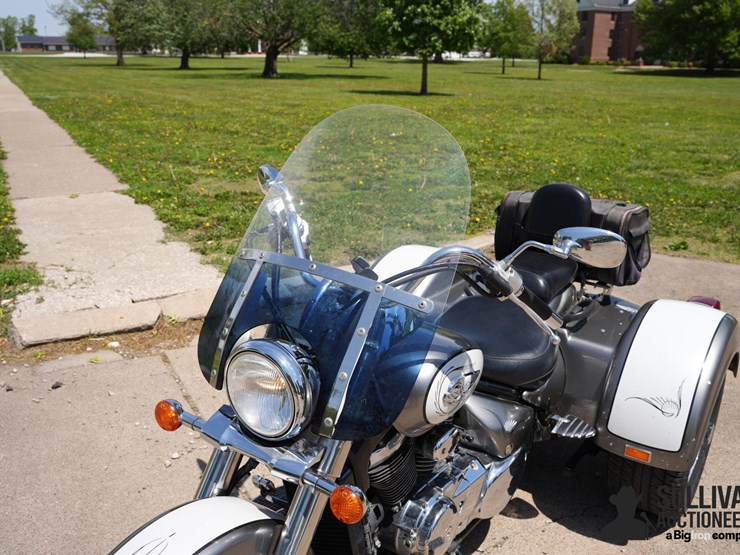 run-#13---2003-suzuki-vl800-trike-image-11