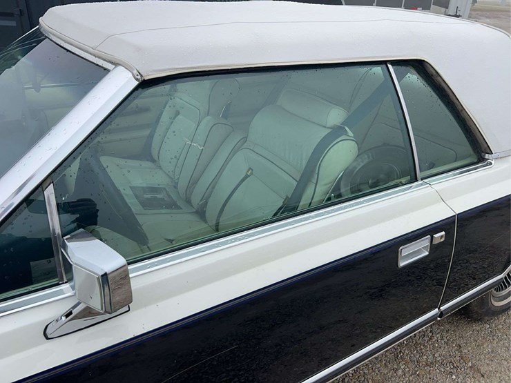 1979-lincoln-continental-mark-v-image-19