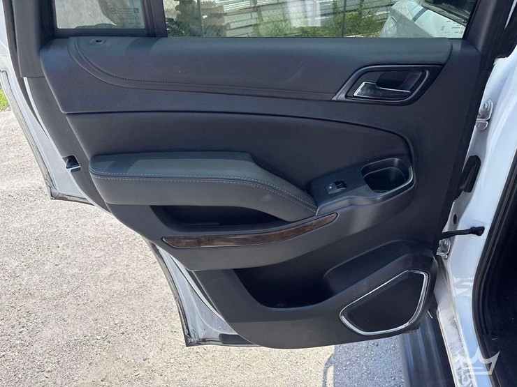 2019-chevrolet-tahoe-image-14