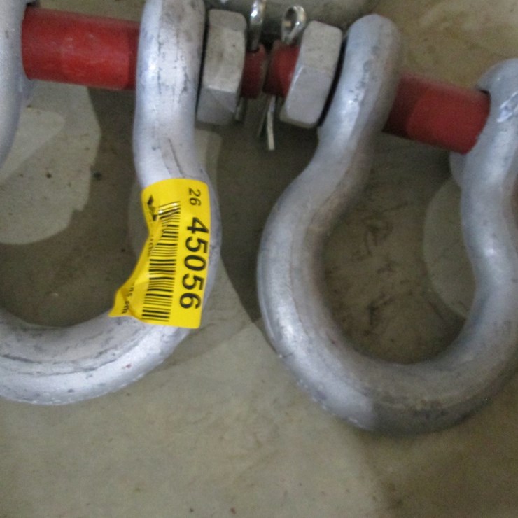 #45056 • Lot of (3) Shackles INV#45056