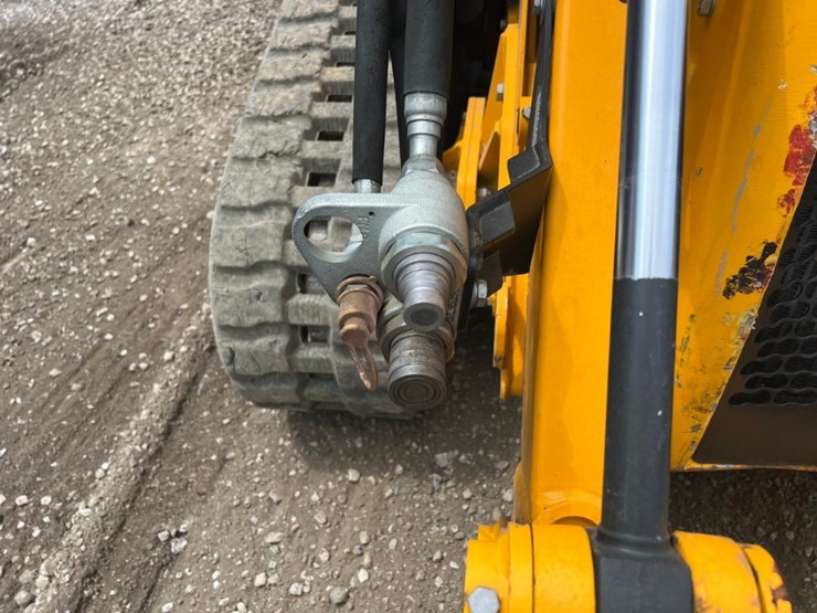 2022-jcb-1cxt-image-12