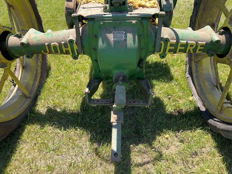 john-deere-b-image-32