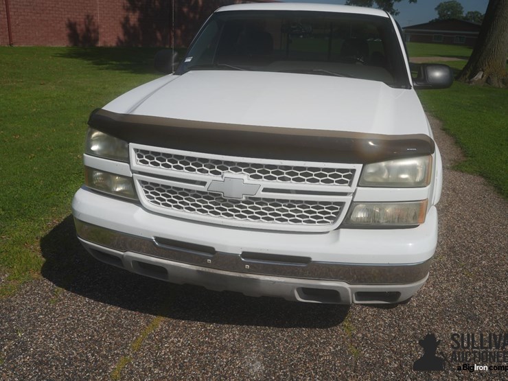 2006-chevrolet-silverado-1500-image-9