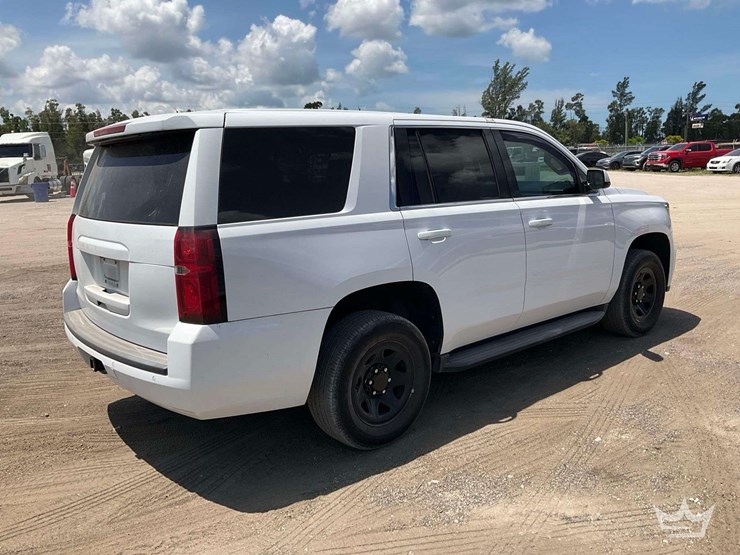 2019-chevrolet-tahoe-image-3