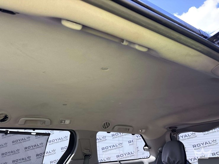 2017-toyota-sienna-image-21