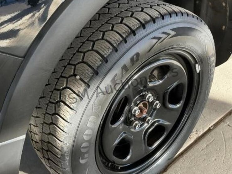 2017-ford-explorer-image-8