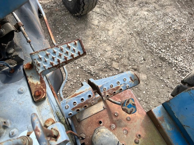ford-7610-image-27