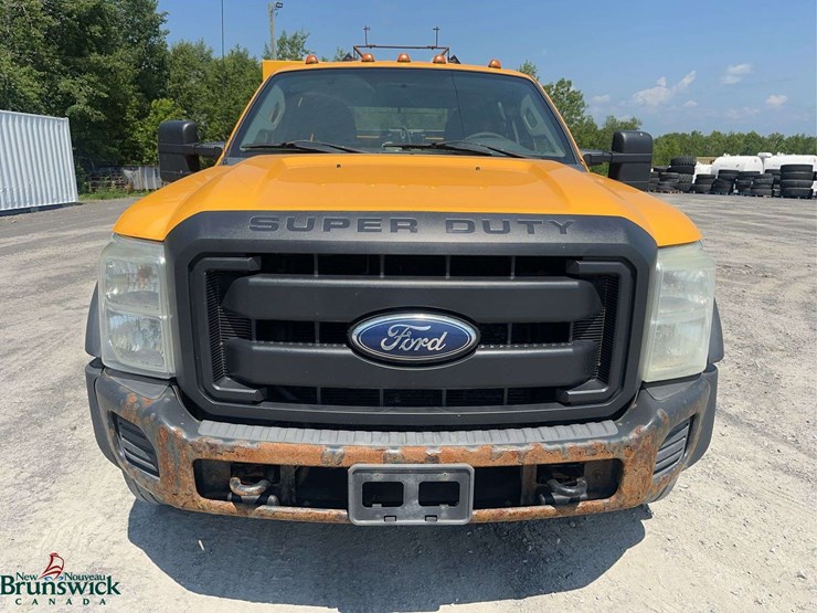 2012-ford-f550-xl-image-2