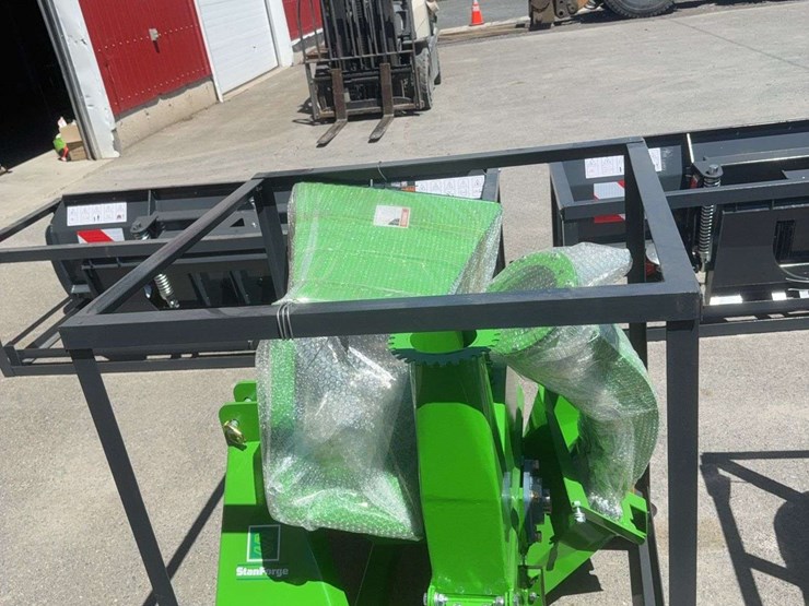 4"-pto-tractor-wood-chipper-image-3