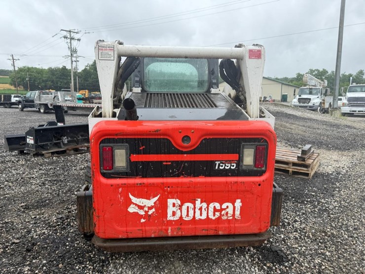 2020-bobcat-t595-image-3