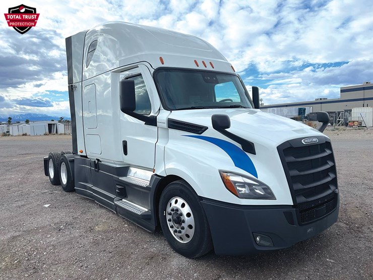 2020-freightliner-cascadia-126-image-1
