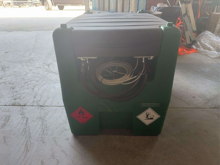 am-tank-fuel-tank-with-12v-pump/nozzle-(58-gallon/220-litre)-image-2