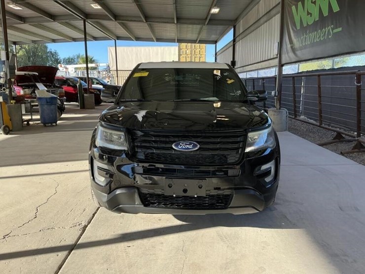 2017-ford-explorer-image-3