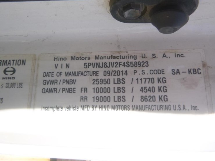 2015-hino-268-image-38